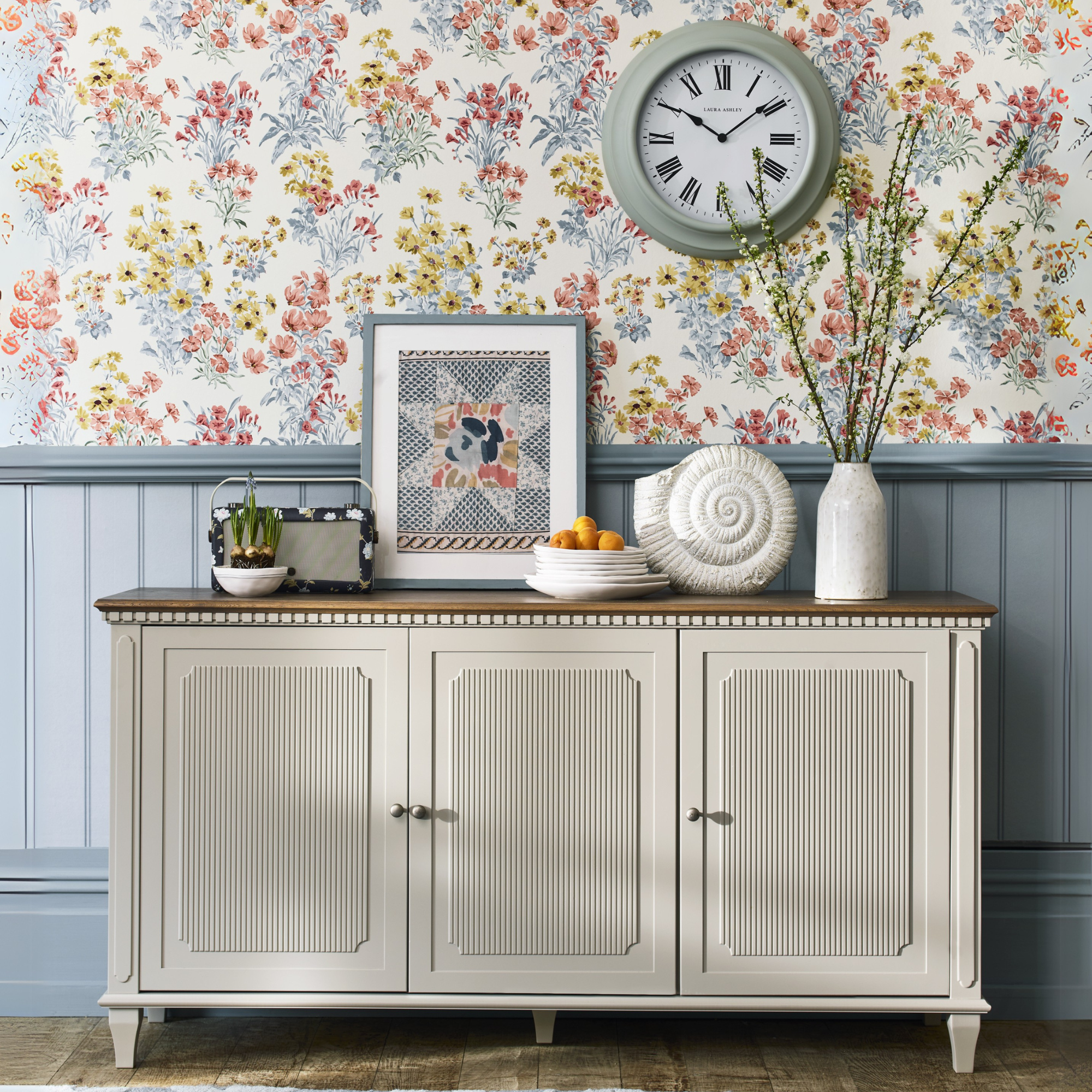 Hanover Pale French Grey 3 Door Sideboard